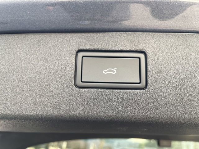 New 2026 Volkswagen Tiguan SE R-Line image 23