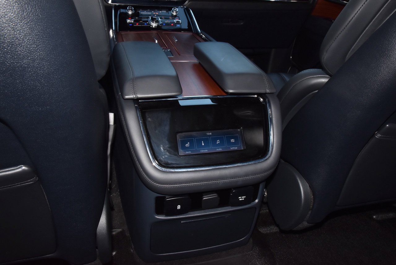 Used 2023 Lincoln Navigator 2WD image 19