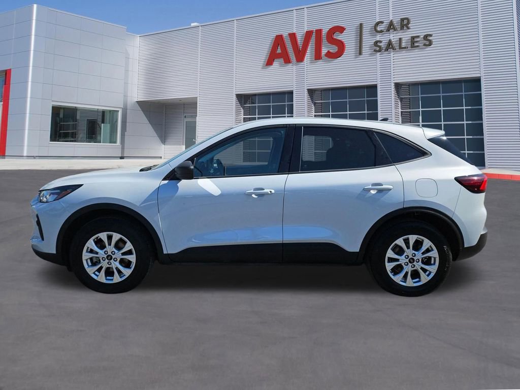 Used 2025 Ford Escape Active AWD/4WD image 2