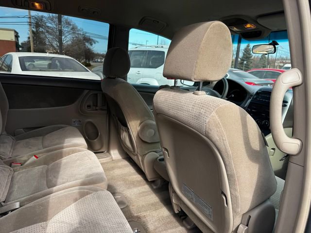 Used 2008 Toyota Sienna CE image 17
