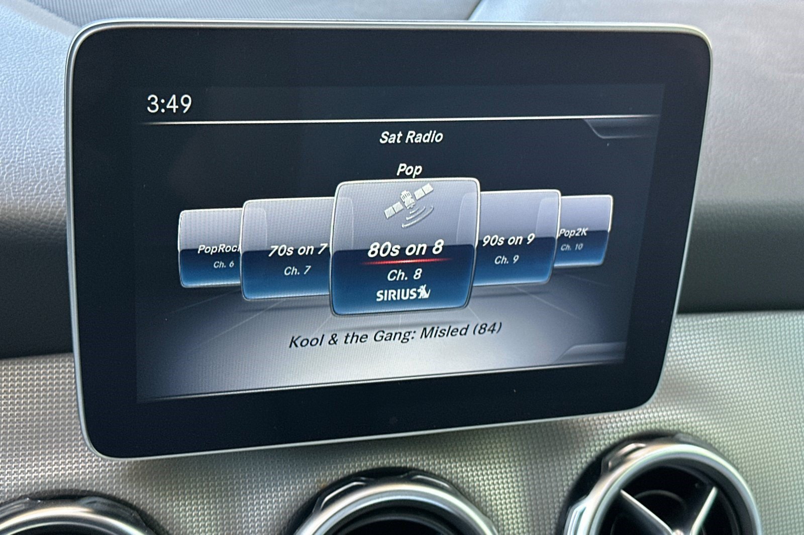 Certified 2020 Mercedes-Benz GLA 250 4MATIC image 20