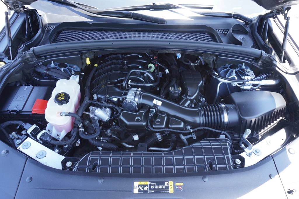 Used 2025 Jeep Grand Cherokee L Altitude RWD image 8