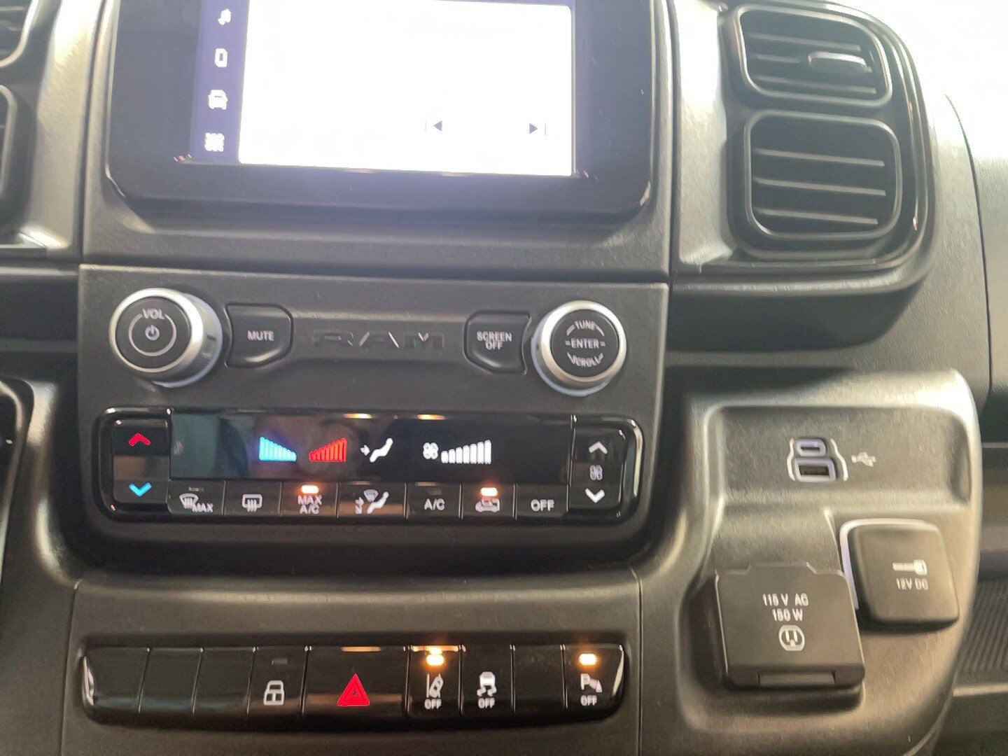 Used 2025 RAM ProMaster 3500 w/ Safety Group FWD image 14