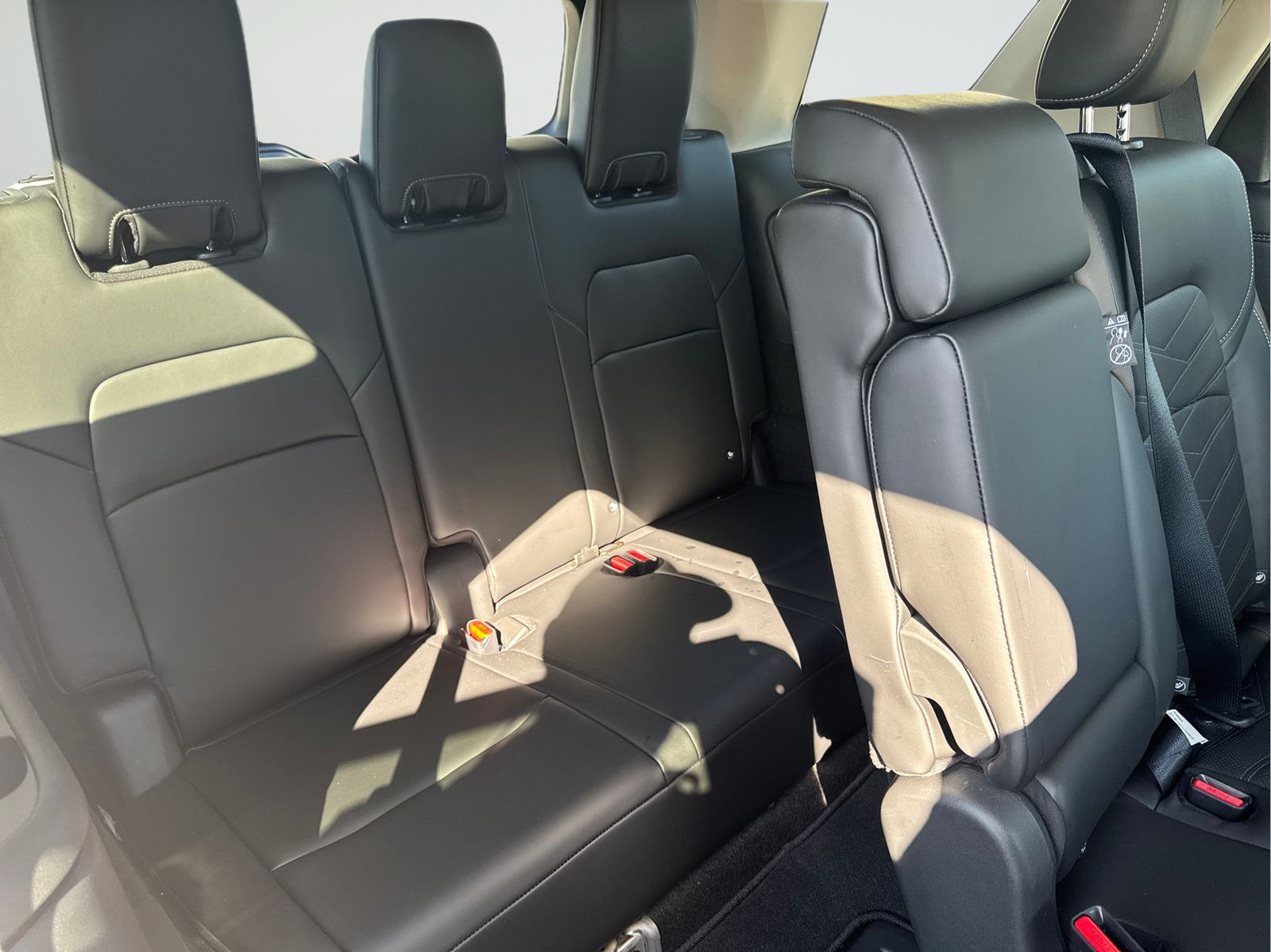 Certified 2025 Nissan Pathfinder Platinum w/ Cargo Package FWD image 41