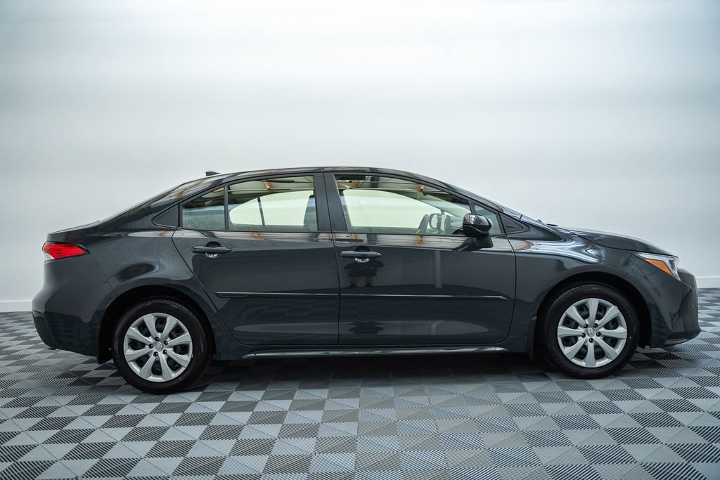 Certified 2025 Toyota Corolla LE image 4