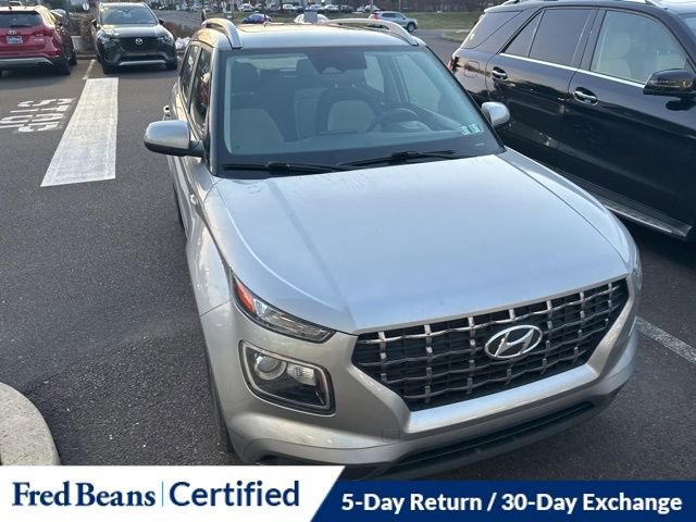 Used 2023 Hyundai Venue SEL image 15