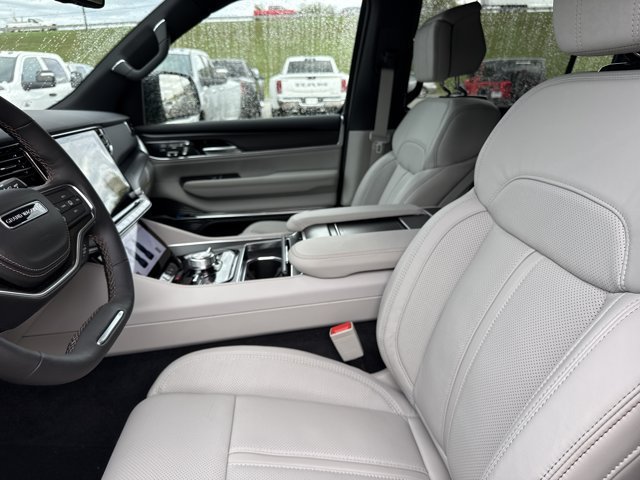 New 2027 Jeep Grand Wagoneer Summit AWD/4WD image 5