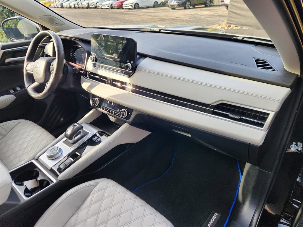 Used 2024 Mitsubishi Outlander SEL AWD/4WD image 15