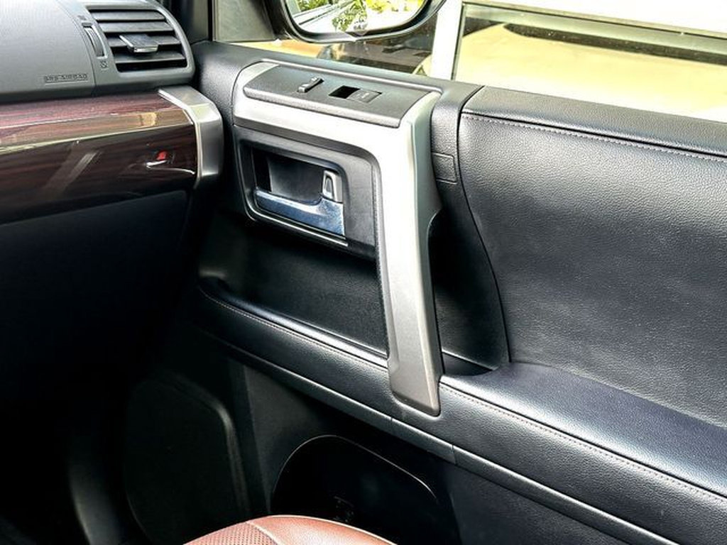 Used 2023 Toyota 4Runner Limited AWD/4WD image 28