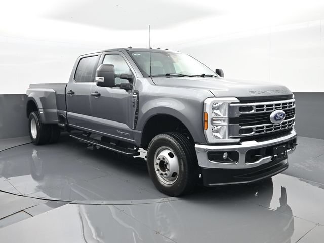 Used 2024 Ford F350 XLT AWD/4WD image 3