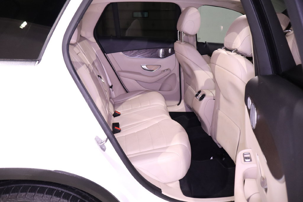 Used 2019 Mercedes-Benz GLC 300 4MATIC image 34