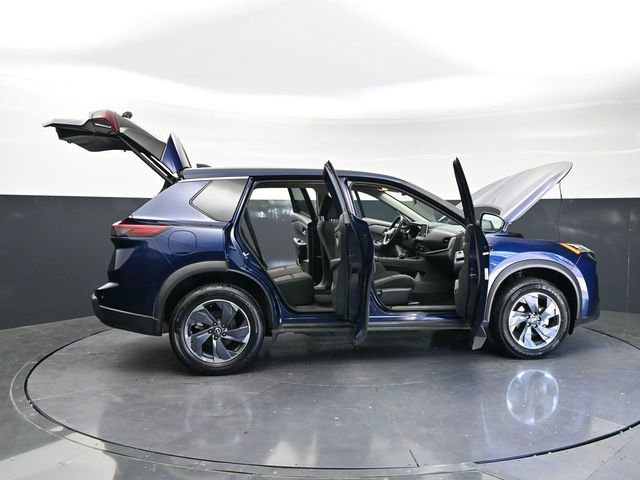 Used 2025 Nissan Rogue SV image 41