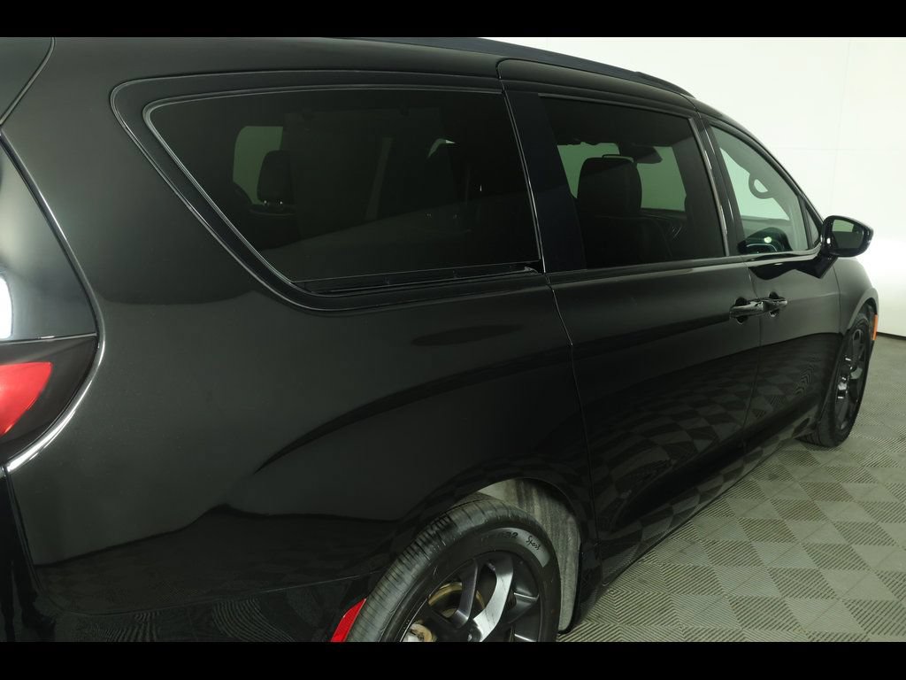 Used 2025 Chrysler Pacifica Limited FWD image 20