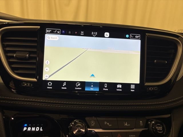 Used 2026 Chrysler Pacifica Limited FWD image 22