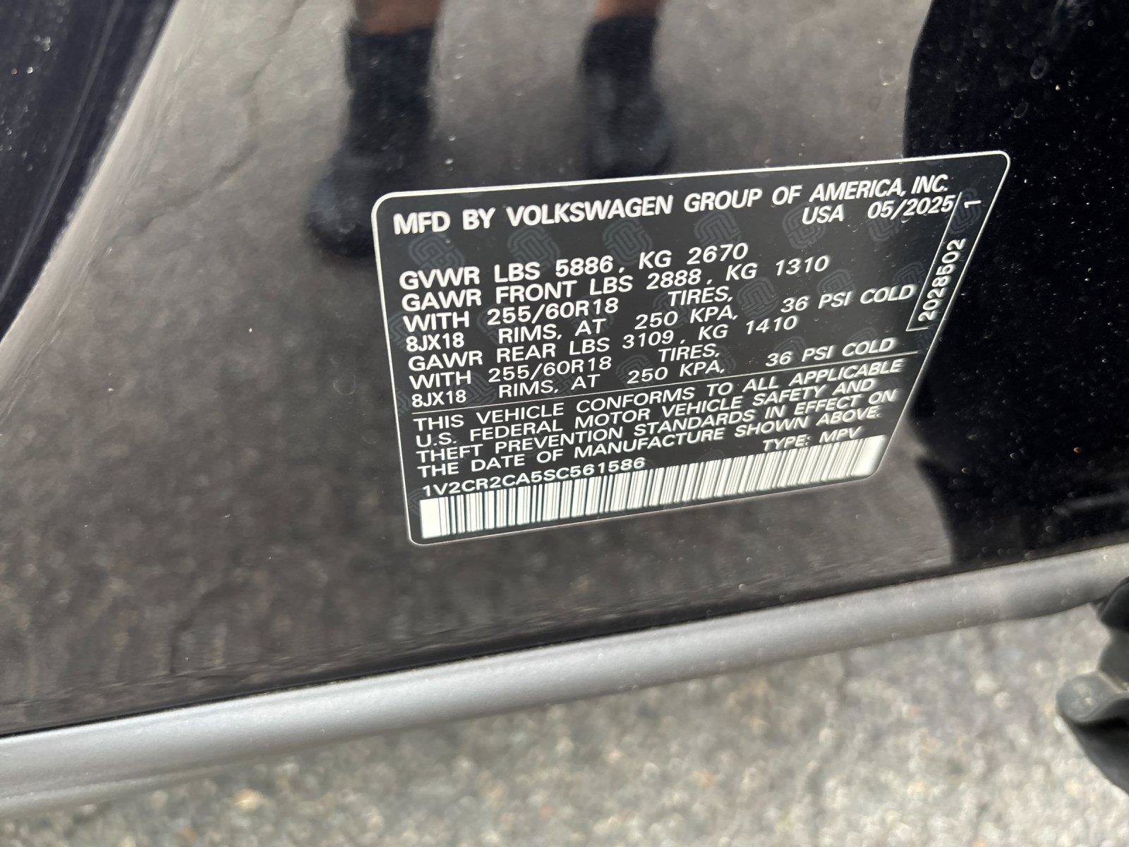 Used 2025 Volkswagen Atlas Peak Edition SE AWD/4WD image 12