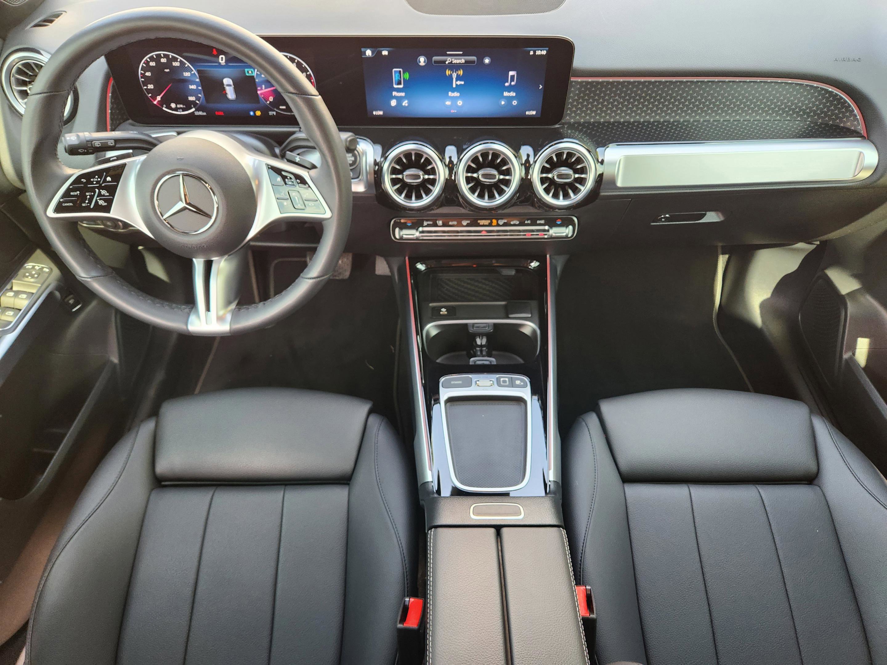 Used 2025 Mercedes-Benz GLB 250 image 17
