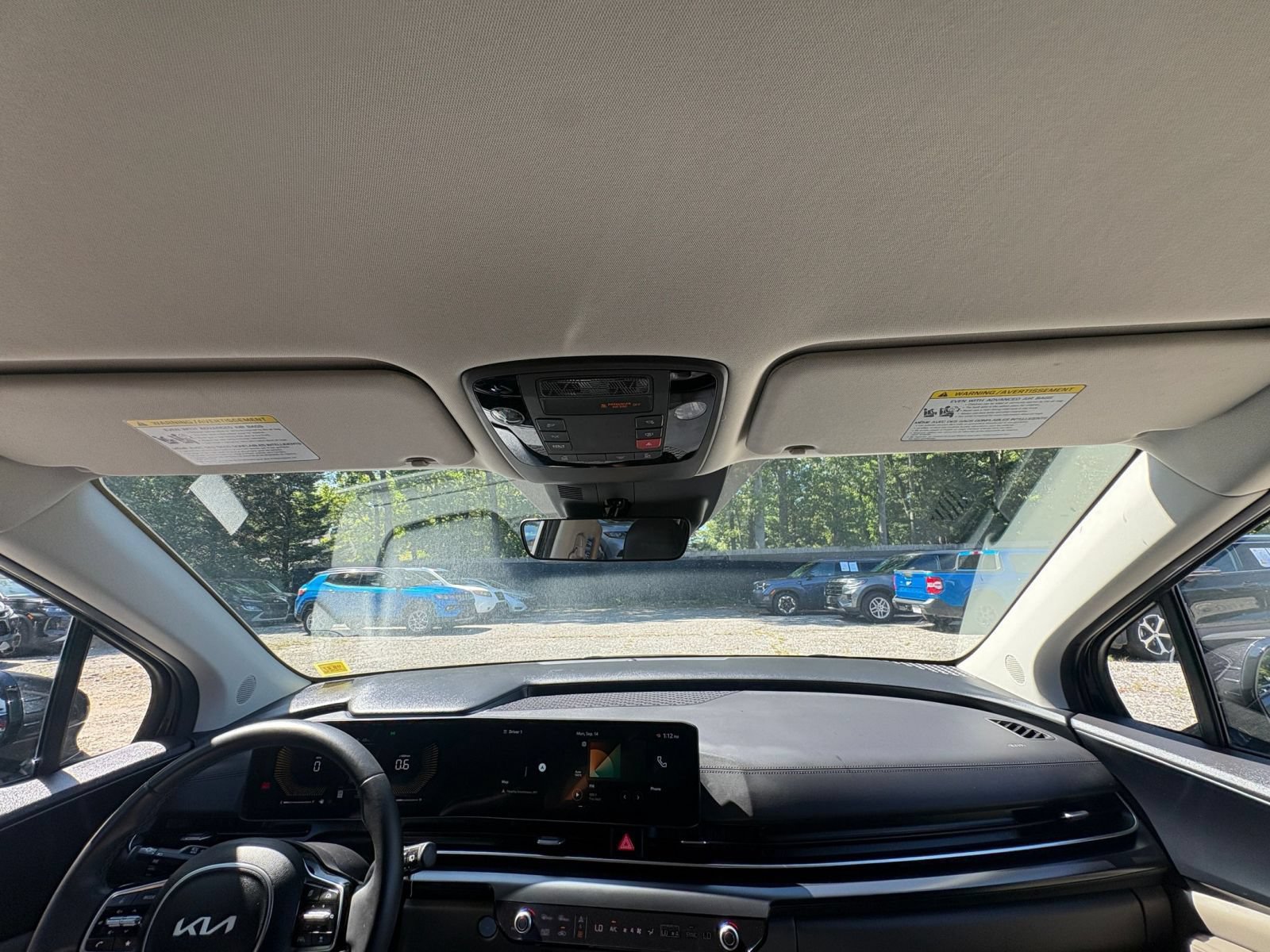 Used 2026 Kia Carnival FWD image 31