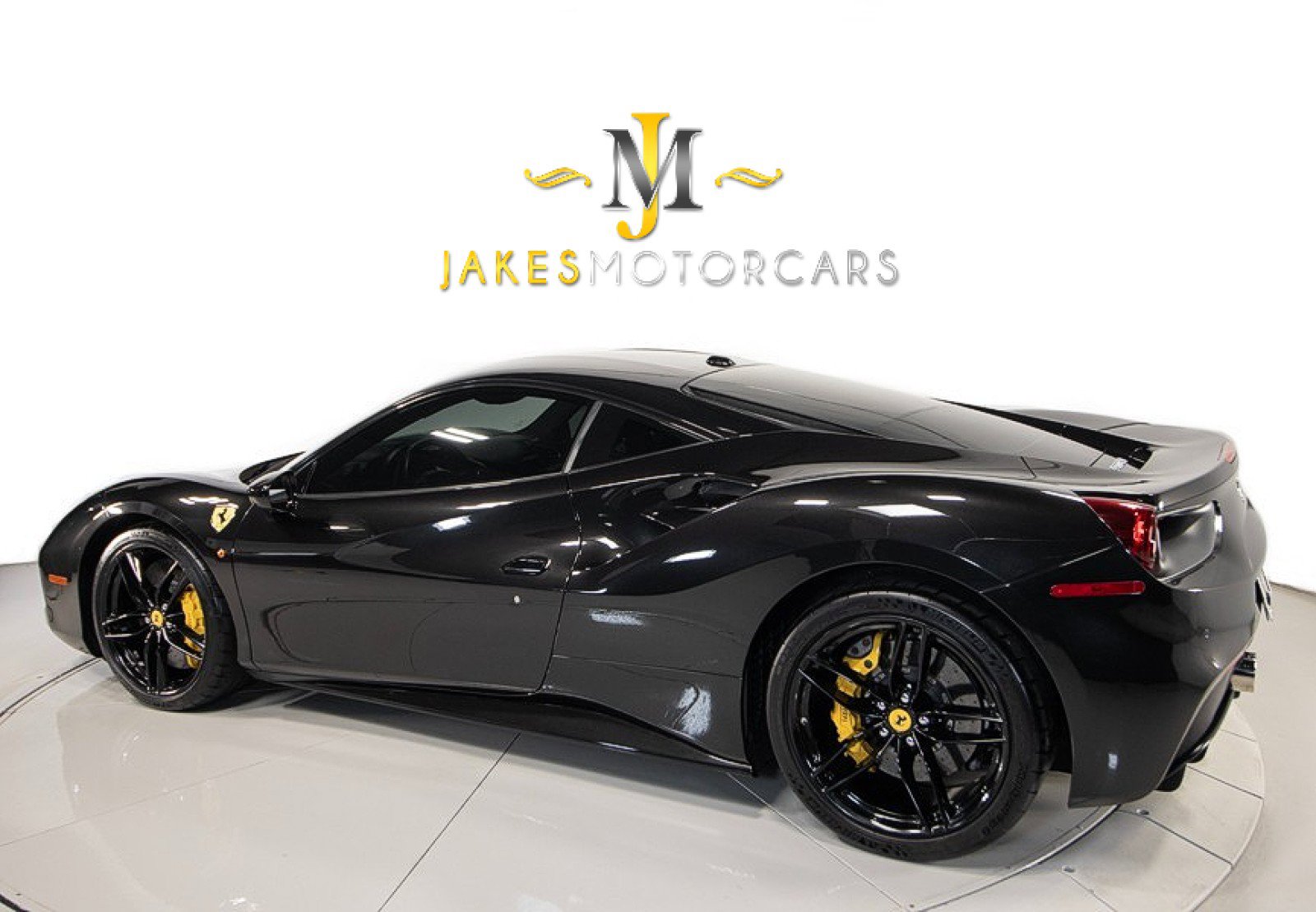 Used 2018 Ferrari 488 GTB image 6