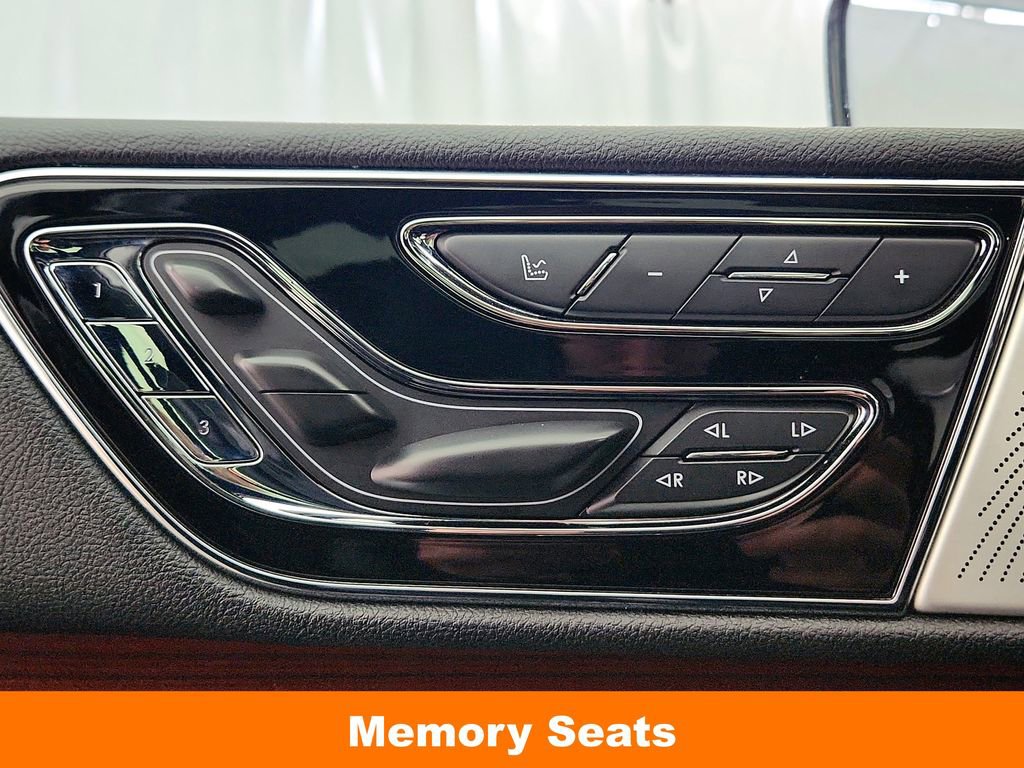 Used 2020 Lincoln Navigator Reserve w/ Luxury Package image 26