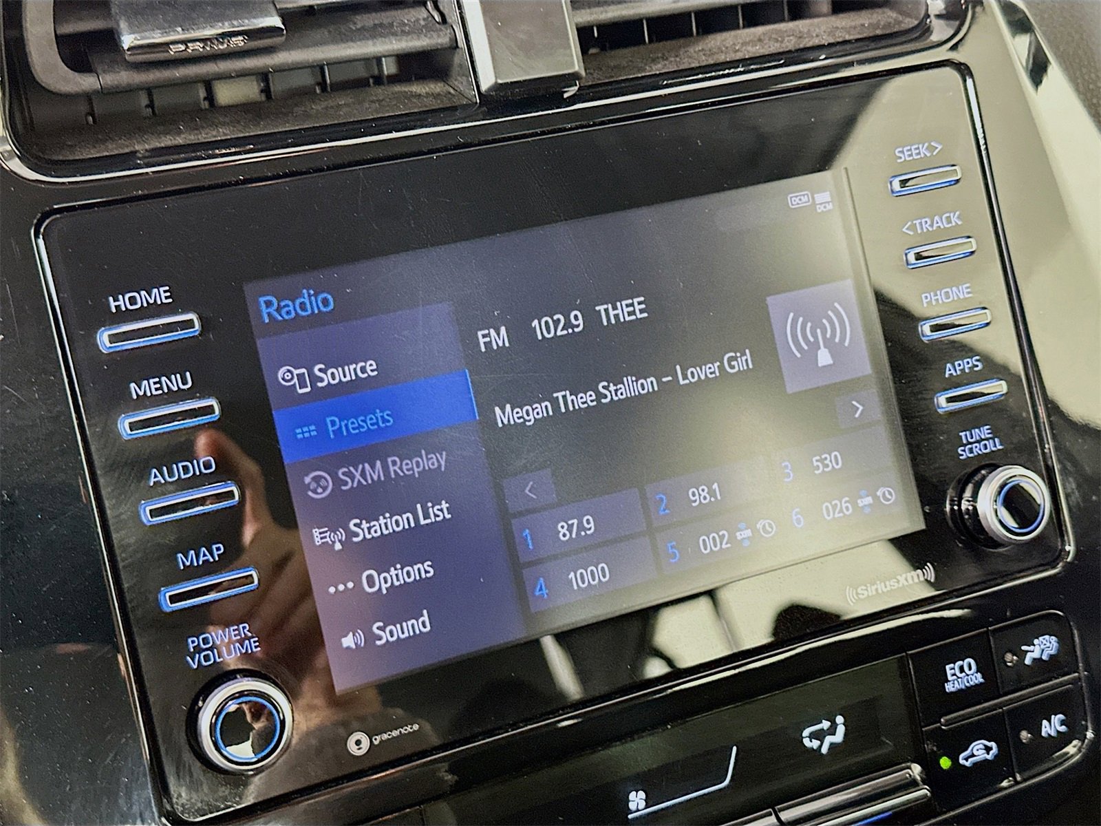 Used 2021 Toyota Prius LE image 14