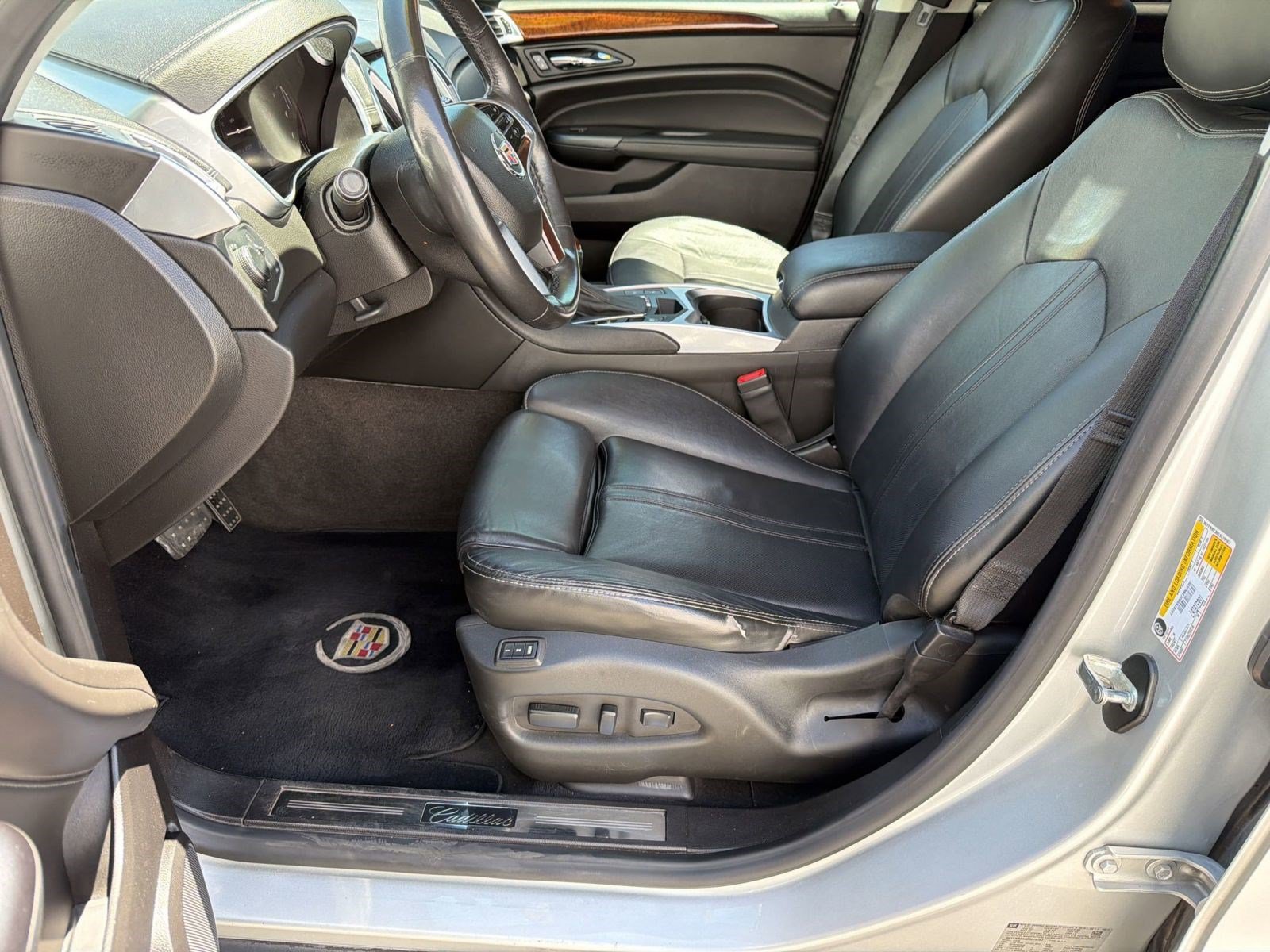 Used 2016 Cadillac SRX Luxury FWD image 4