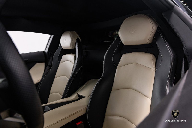 Used 2012 Lamborghini Aventador LP 700-4 image 36