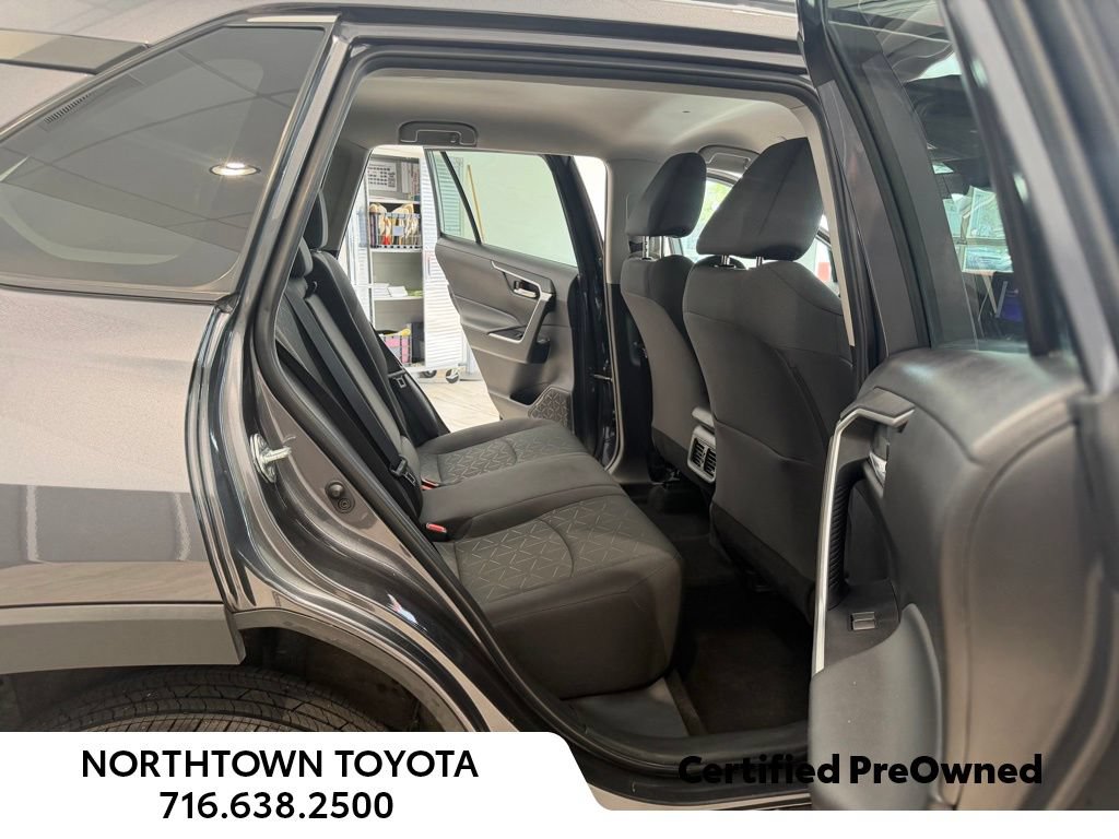 Used 2024 Toyota RAV4 XLE AWD/4WD image 16