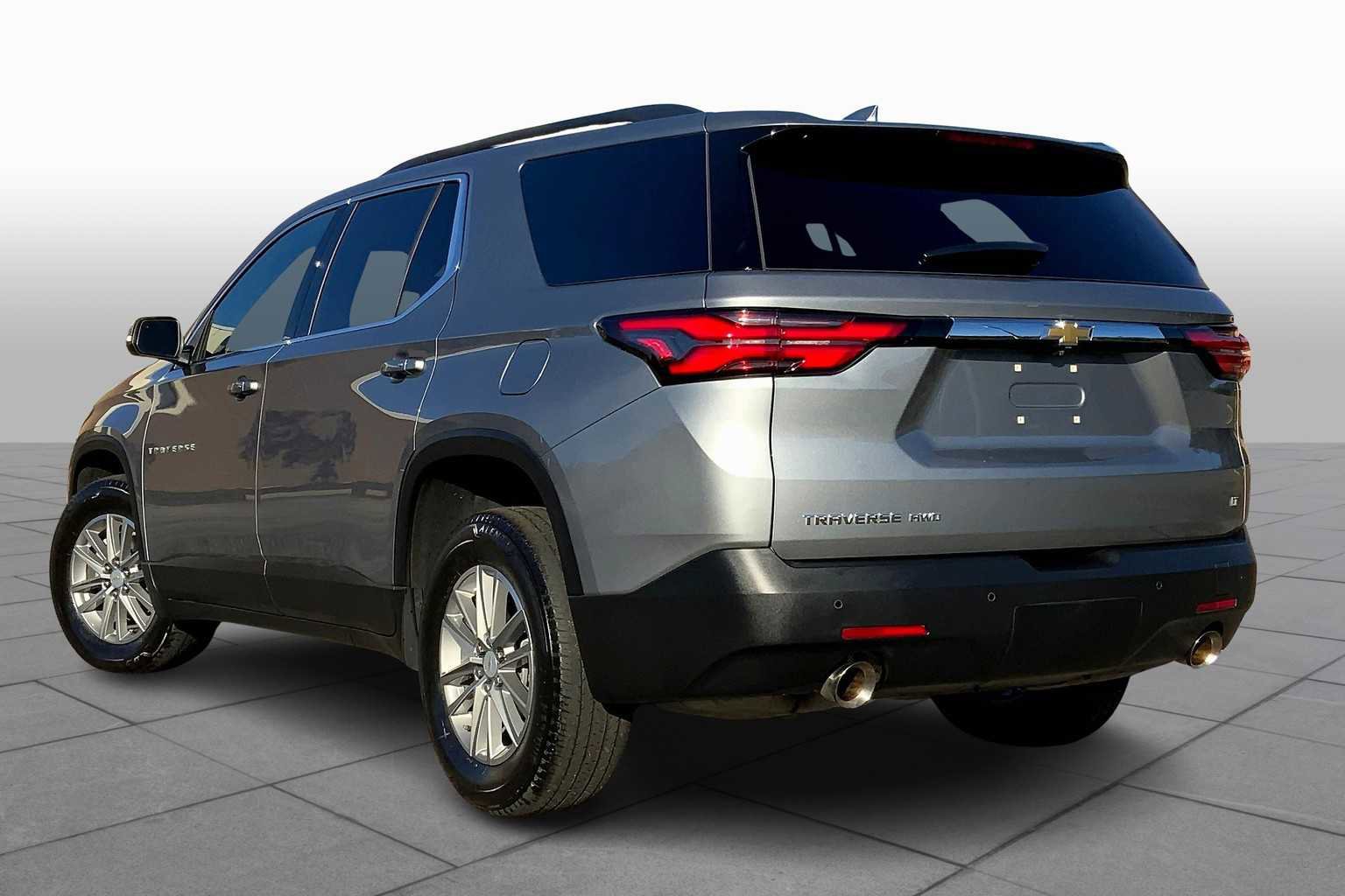 Used 2023 Chevrolet Traverse LT image 11