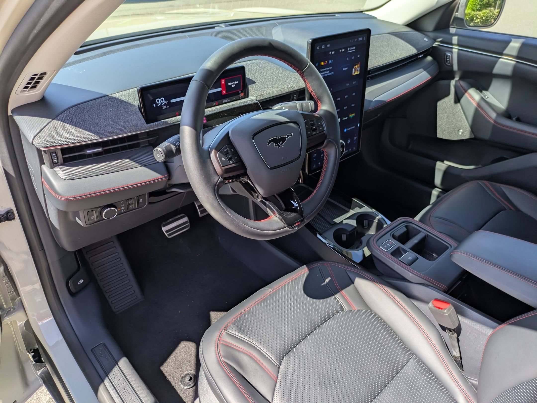 Certified 2025 Ford Mustang Mach-E Premium w/ Sport Appearance Package AWD/4WD image 15