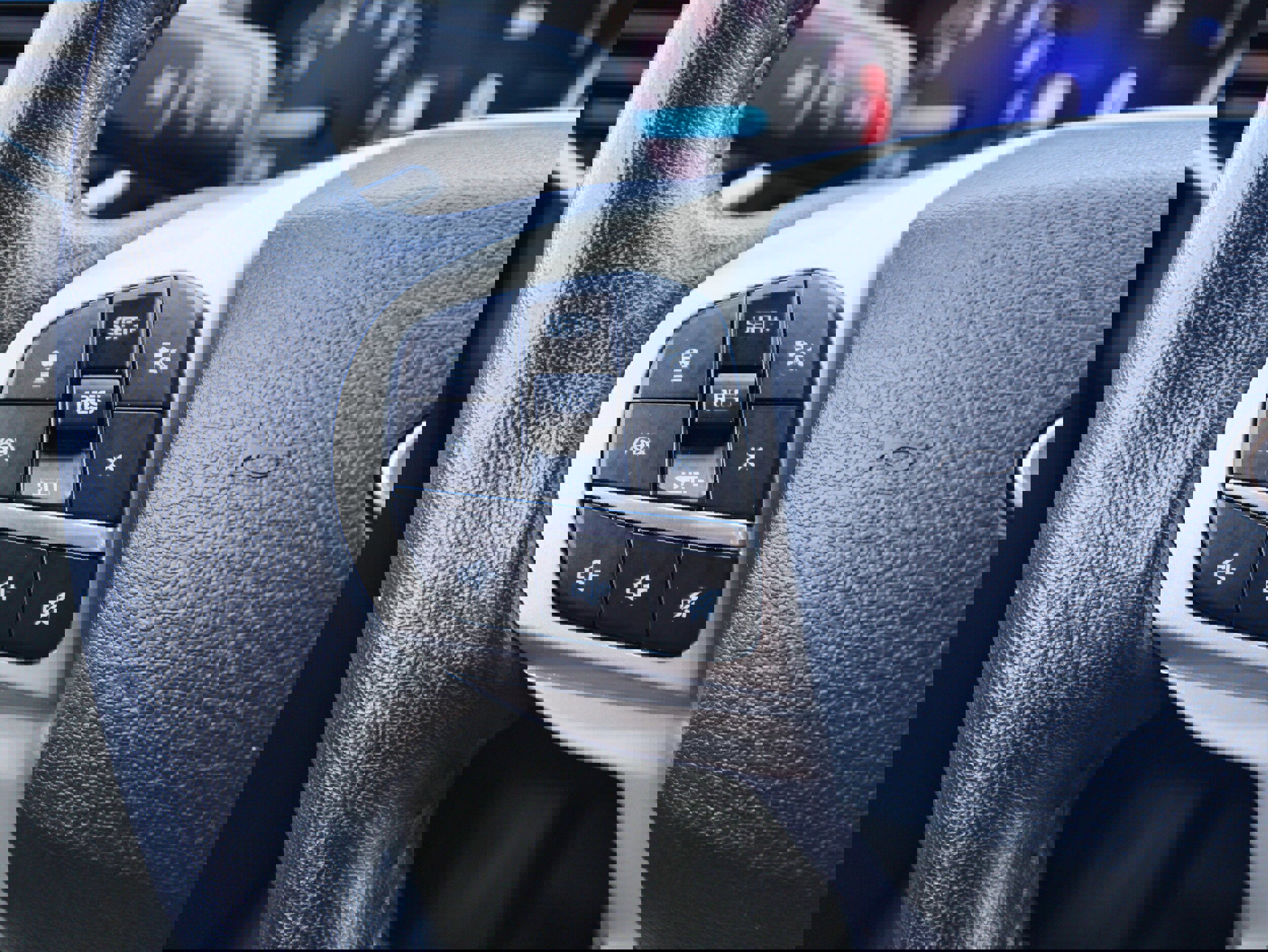 Used 2023 Ford Explorer XLT w/ Equipment Group 202A image 23