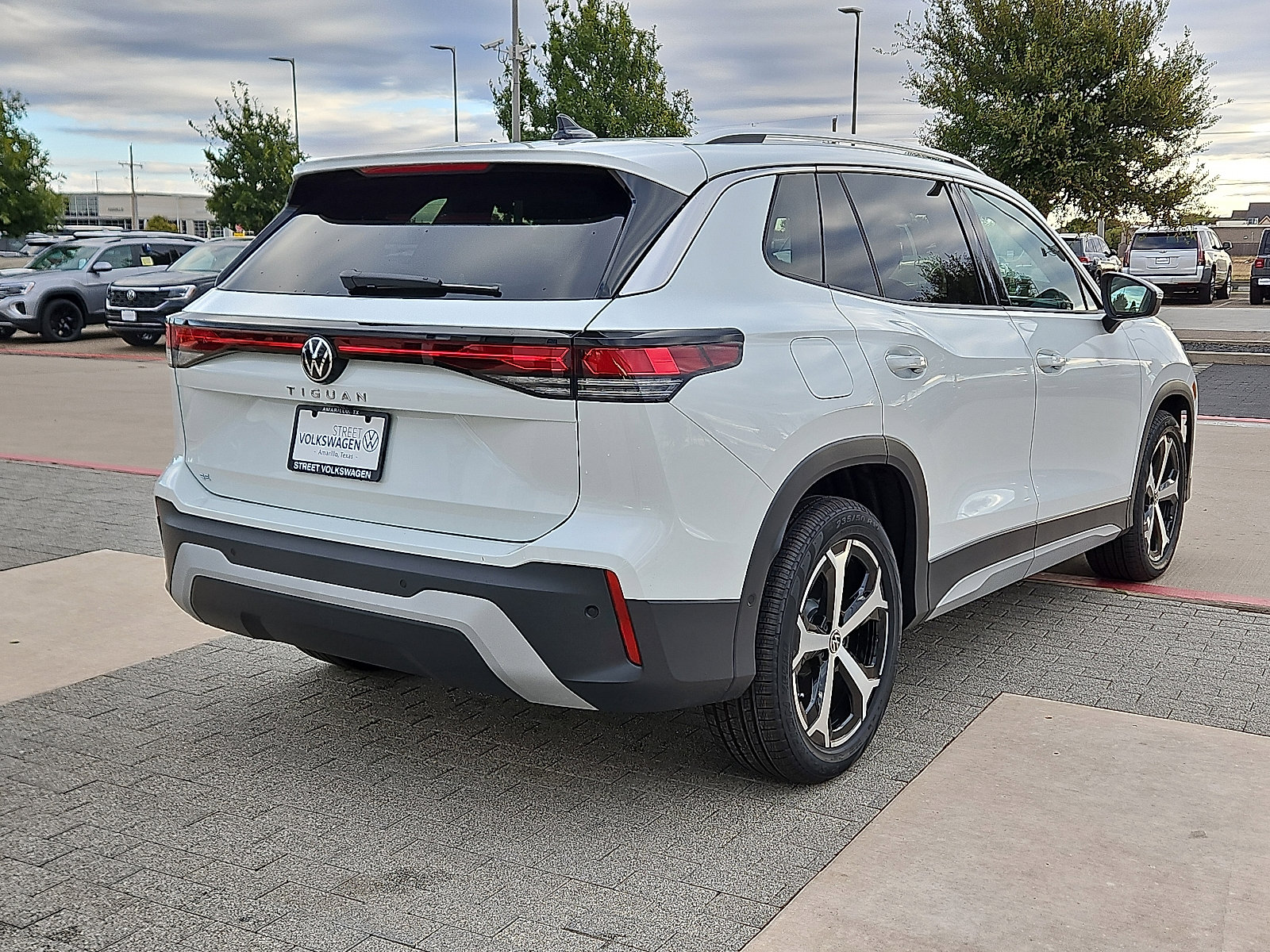 New 2026 Volkswagen Tiguan SE image 4