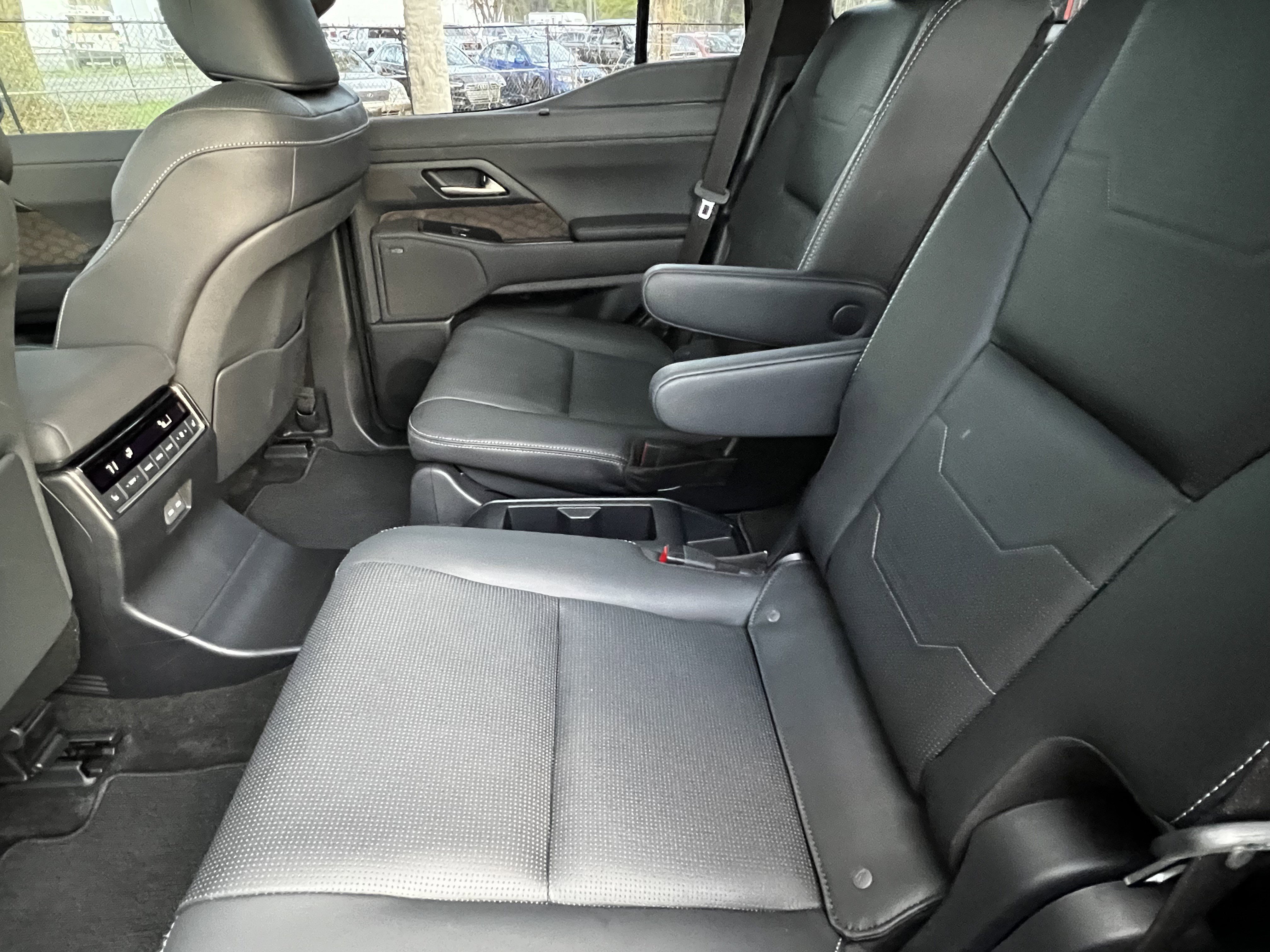 Certified 2024 Lexus GX 550 w/ Accessory Package (31) image 32