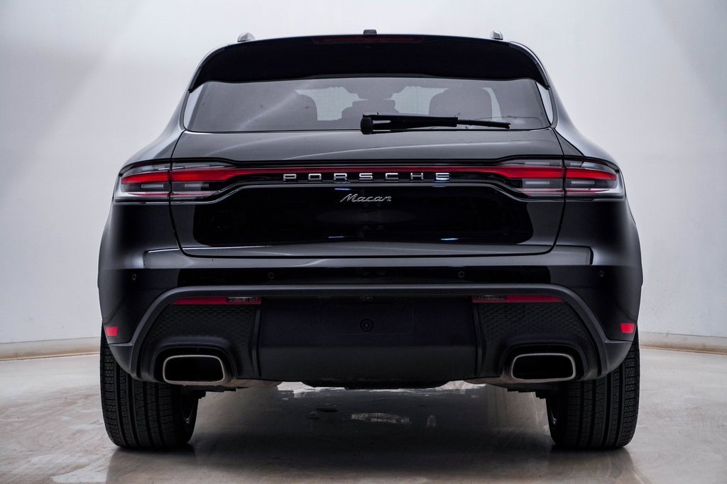 Certified 2025 Porsche Macan image 11