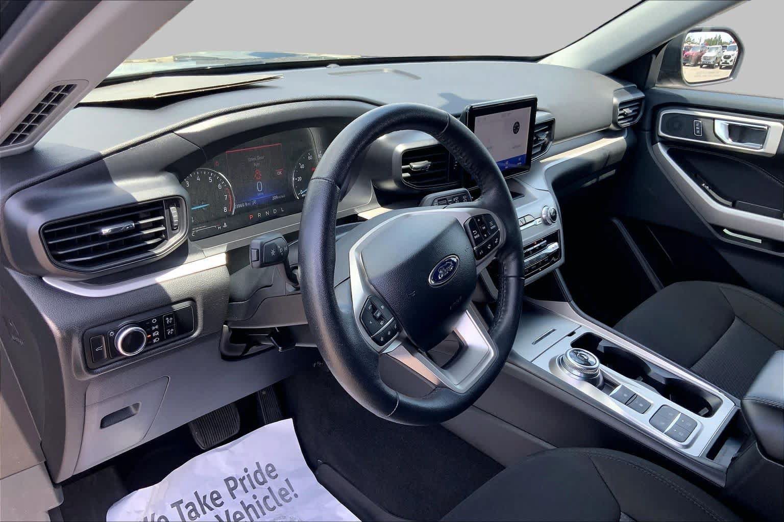 Certified 2024 Ford Explorer XLT RWD image 18