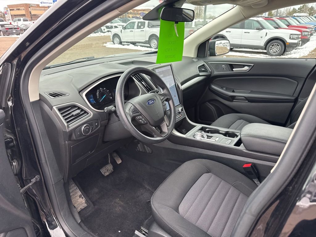 Used 2021 Ford Edge SE image 24