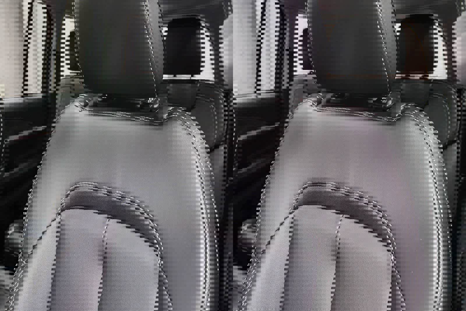 Used 2023 Jeep Grand Cherokee Limited w/ Black Appearance Package image 28