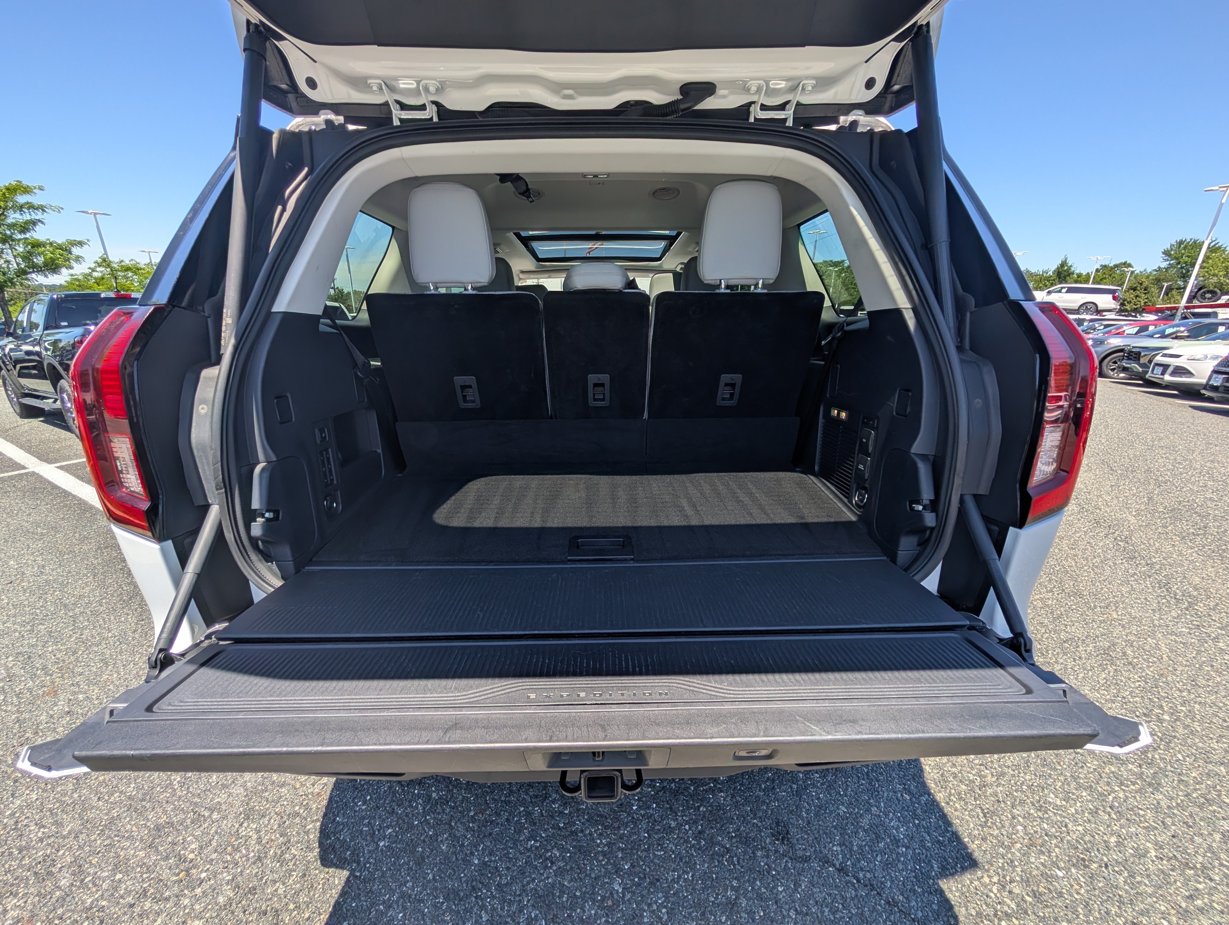 Certified 2025 Ford Expedition Active AWD/4WD image 14