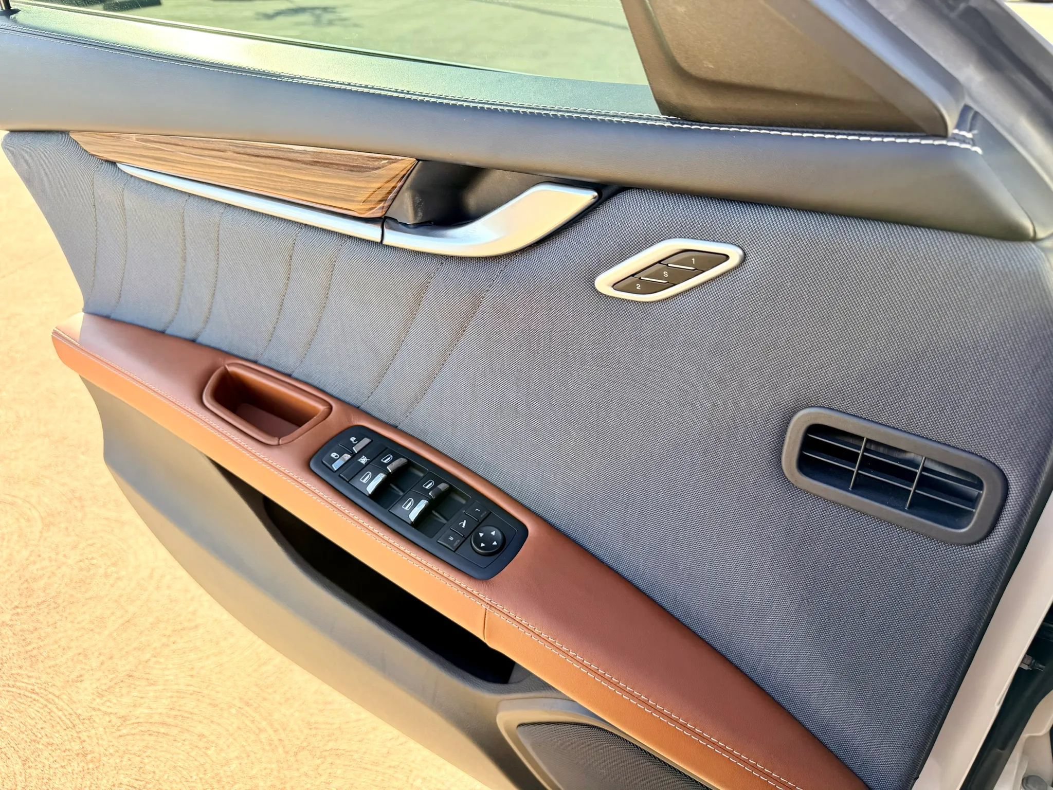 Used 2019 Maserati Ghibli GranLusso RWD image 25