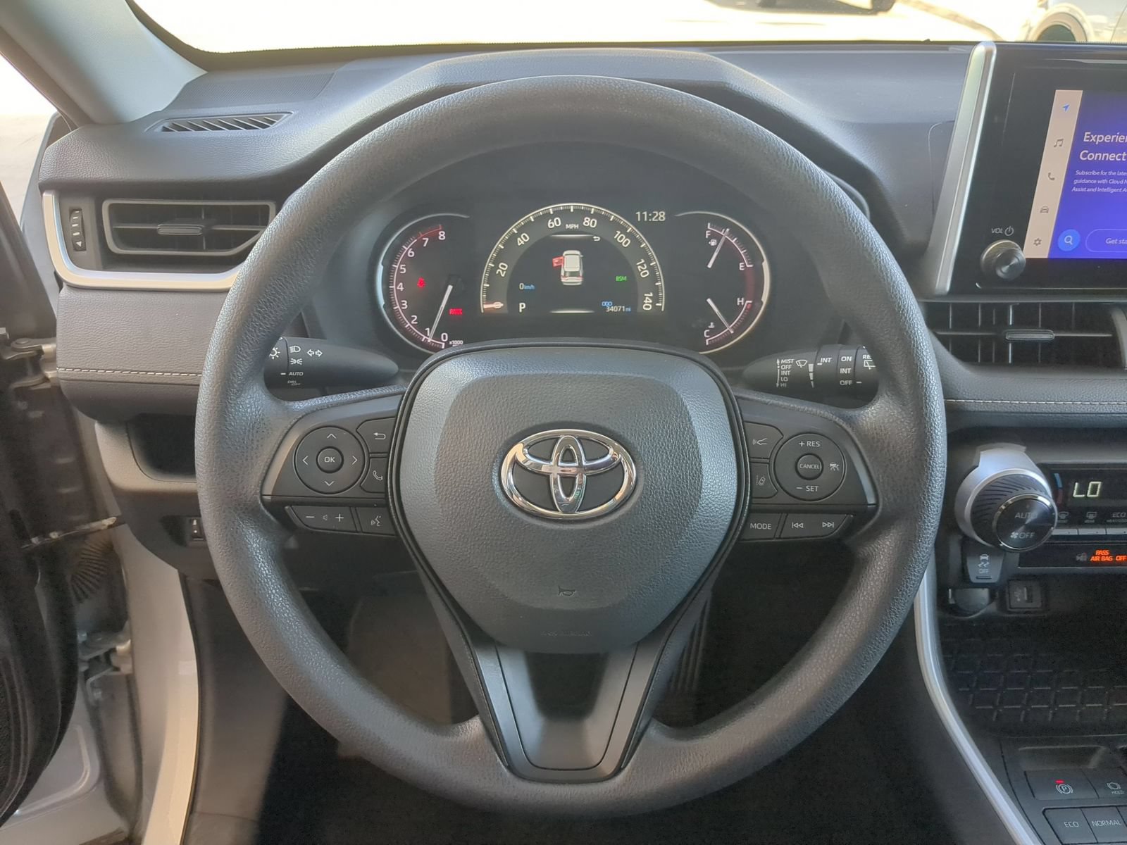 Used 2025 Toyota RAV4 XLE FWD image 15