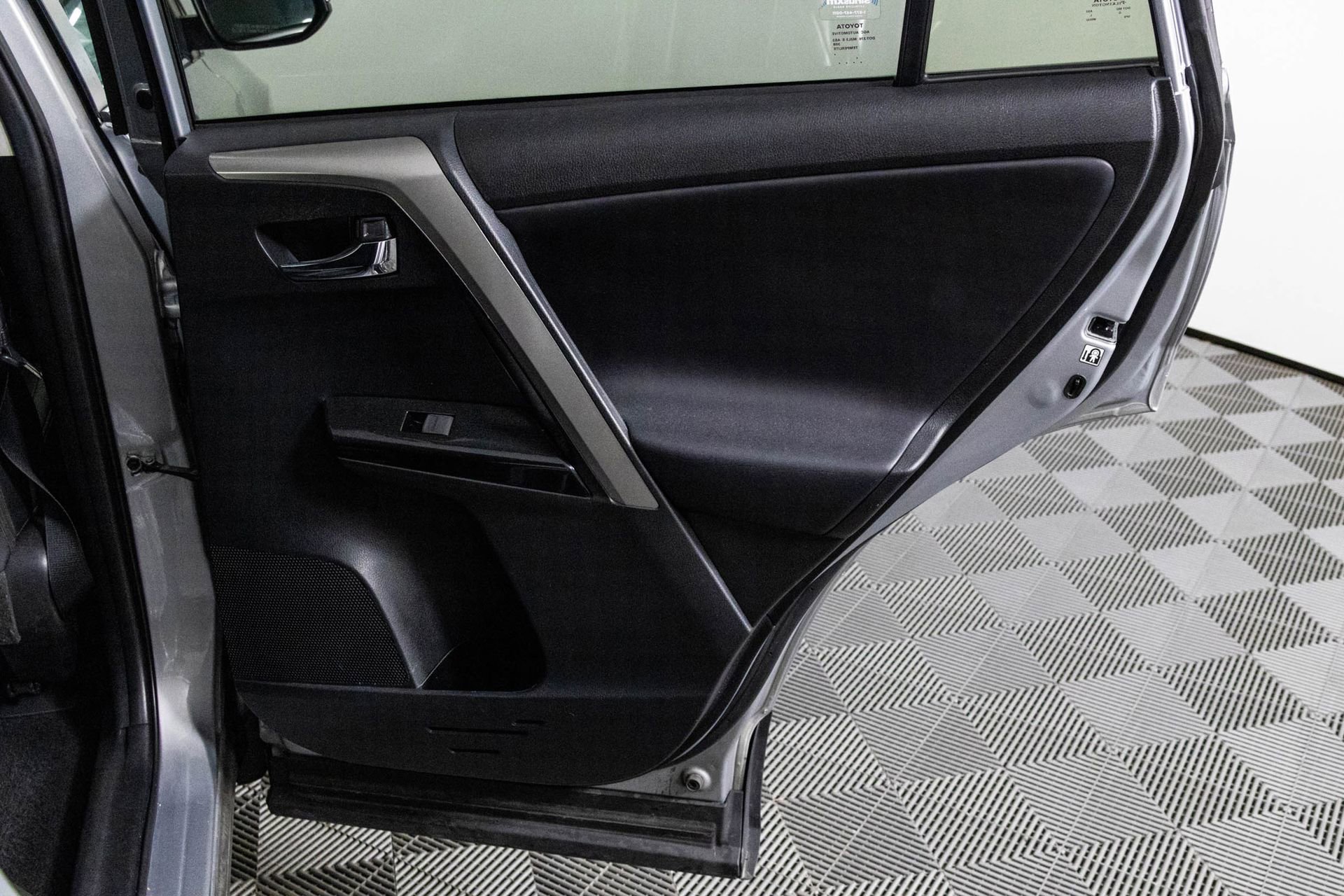 Used 2018 Toyota RAV4 Limited w/ All Weather Liner Package image 39