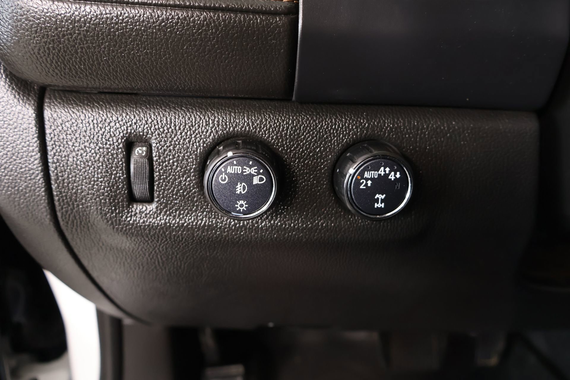 Used 2021 GMC Canyon AT4 w/ Driver Alert Package image 9