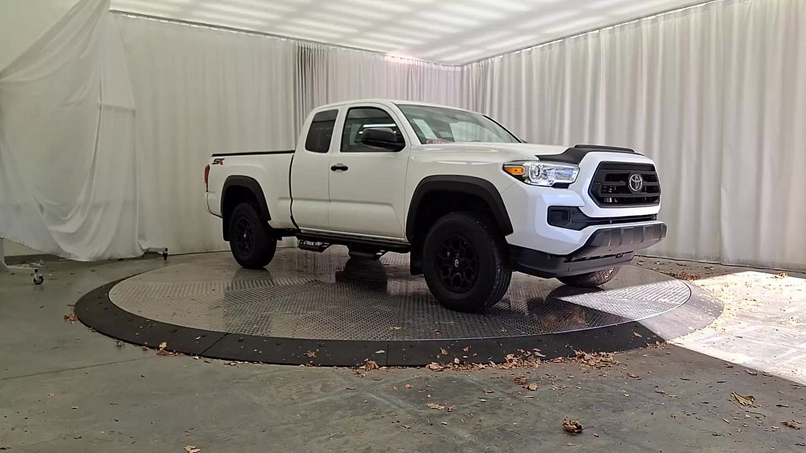 Certified 2021 Toyota Tacoma SR image 5