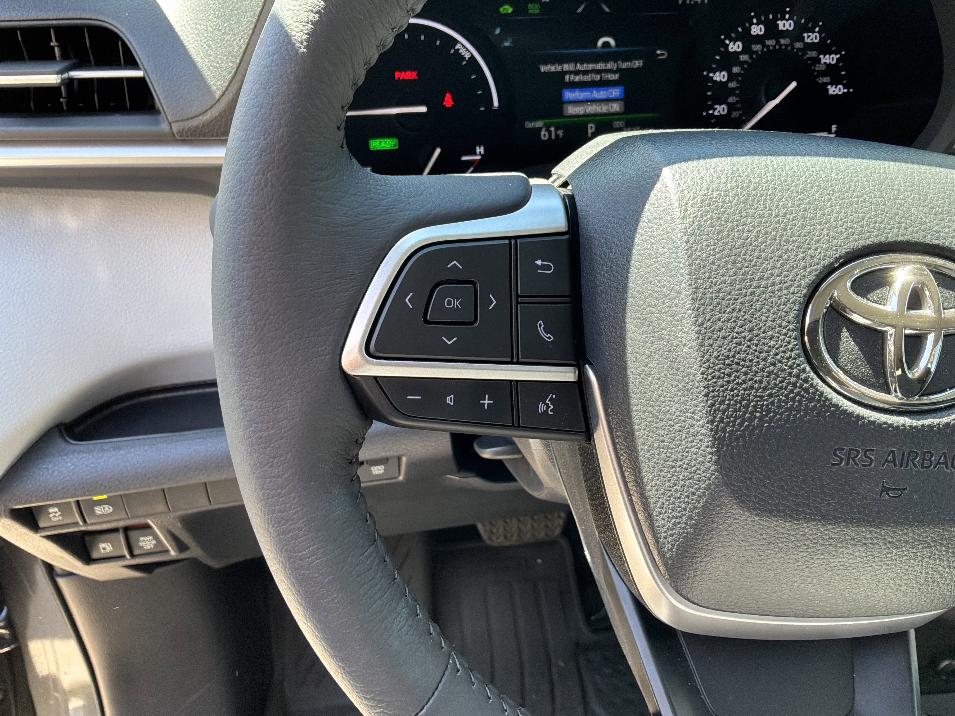 Used 2025 Toyota Sienna XLE image 17