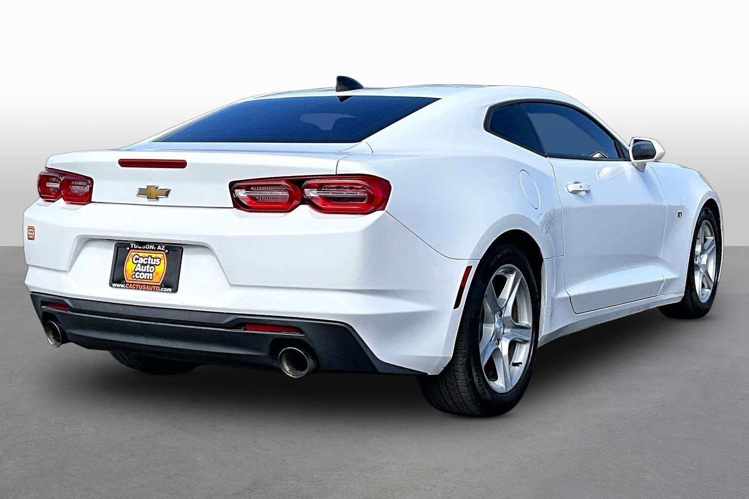 Used 2021 Chevrolet Camaro LT RWD image 2