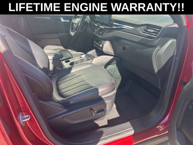 Used 2025 Ford Escape ST-Line Elite w/ Premium Technology Package AWD/4WD image 40