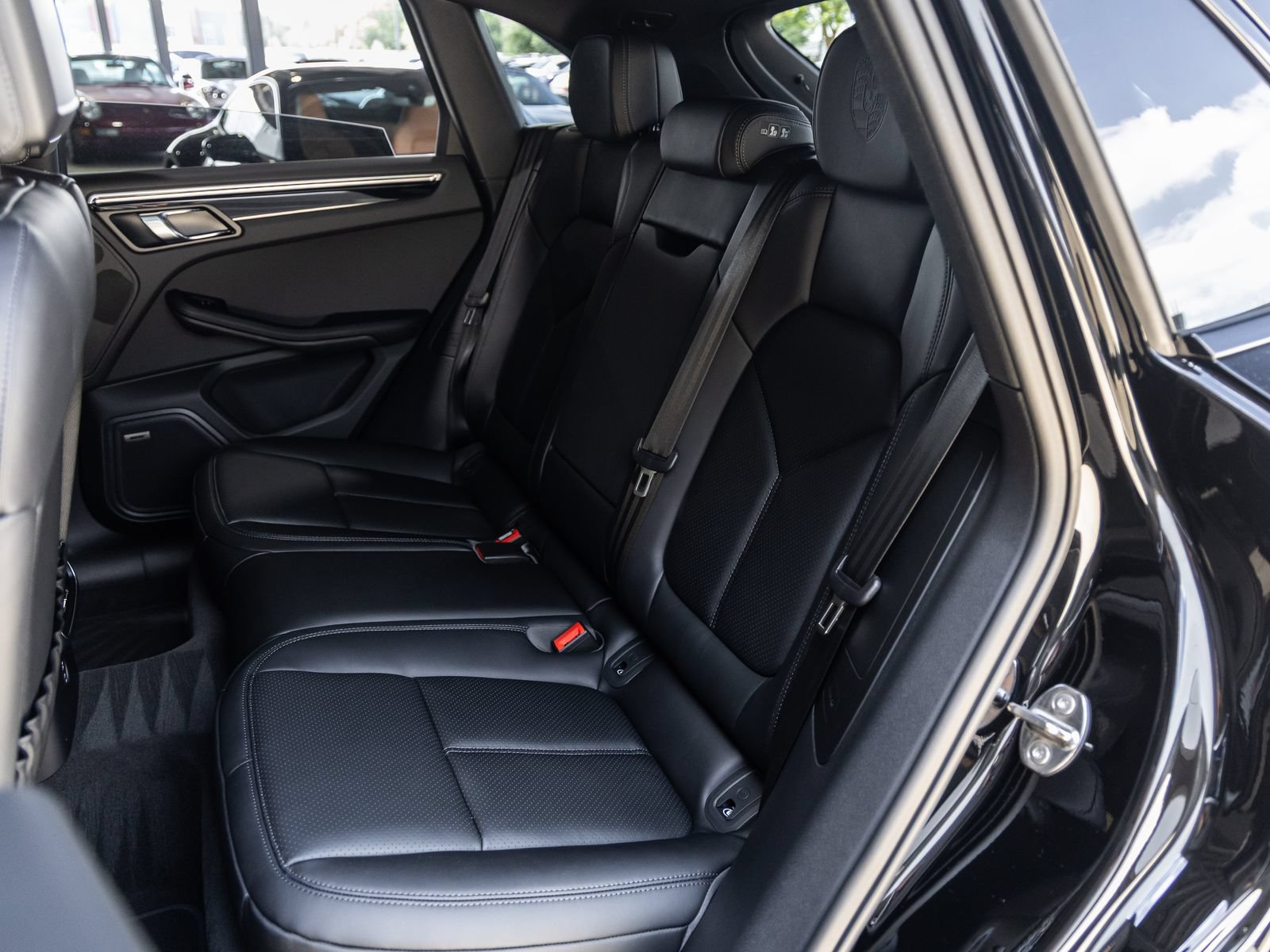 New 2026 Porsche Macan S AWD/4WD image 31