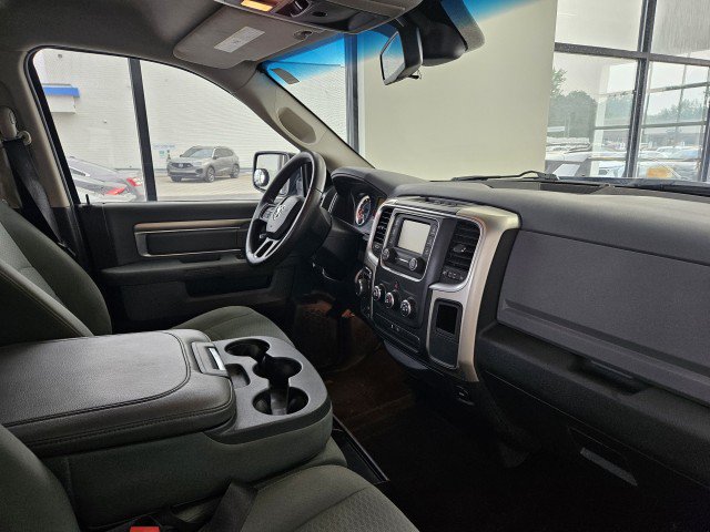Used 2015 RAM 1500 Classic SLT AWD/4WD image 12