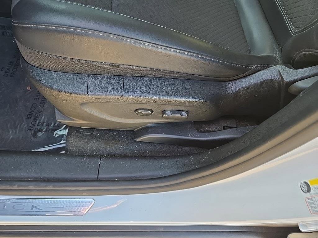 Used 2022 Buick Encore Preferred w/ Safety Package II image 45