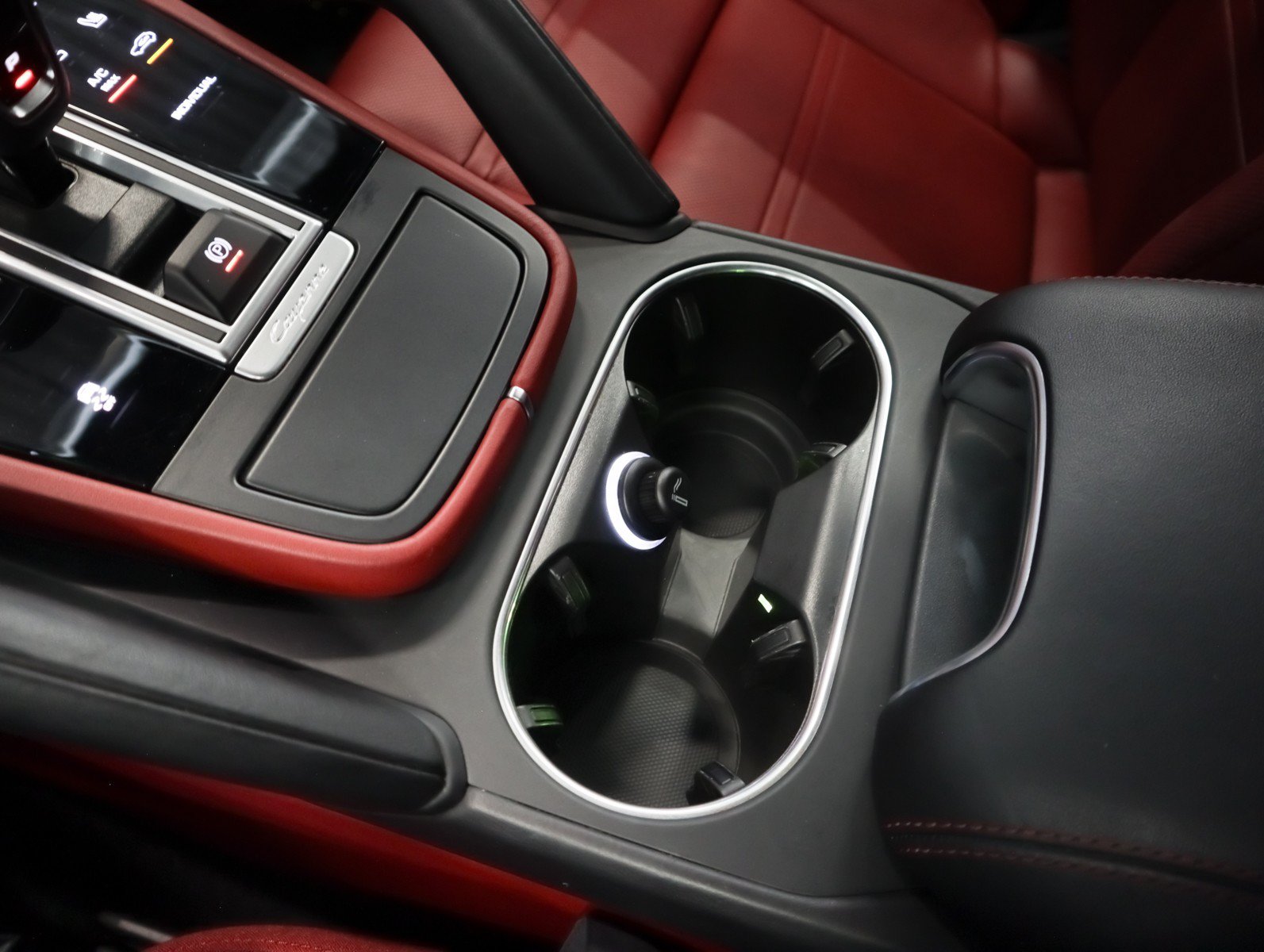 Certified 2023 Porsche Cayenne AWD/4WD image 18