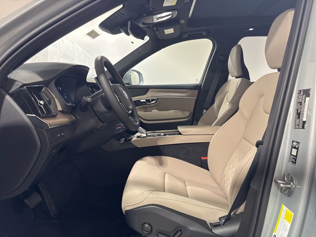 New 2026 Volvo XC90 T8 Plus w/ Protection Package Premier AWD/4WD image 19